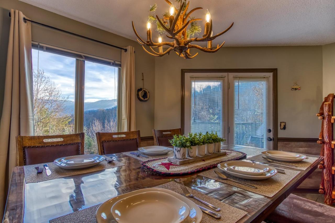 3 Decks, Mtn Views! Tree Tops By Honeybearcabins - Luxury Rain Showers, 3 King Suites, Xl Hottub, Fireplace, Bear Sightings Гатлинбург Экстерьер фото