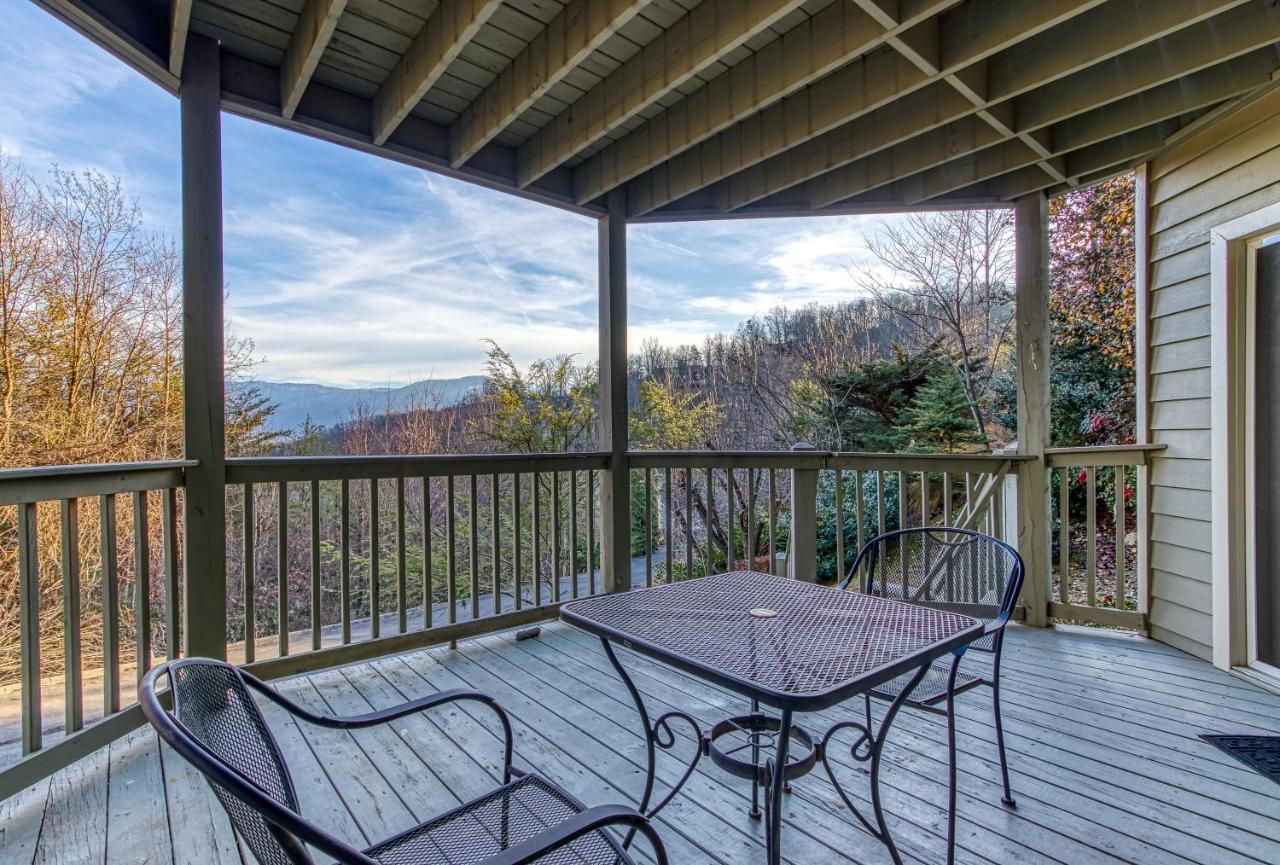 3 Decks, Mtn Views! Tree Tops By Honeybearcabins - Luxury Rain Showers, 3 King Suites, Xl Hottub, Fireplace, Bear Sightings Гатлинбург Экстерьер фото